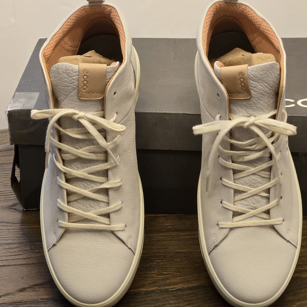 Ecco Golf Shoe Cream Yak Leather -Golf or Athletic Shoe with Hydromax NIB